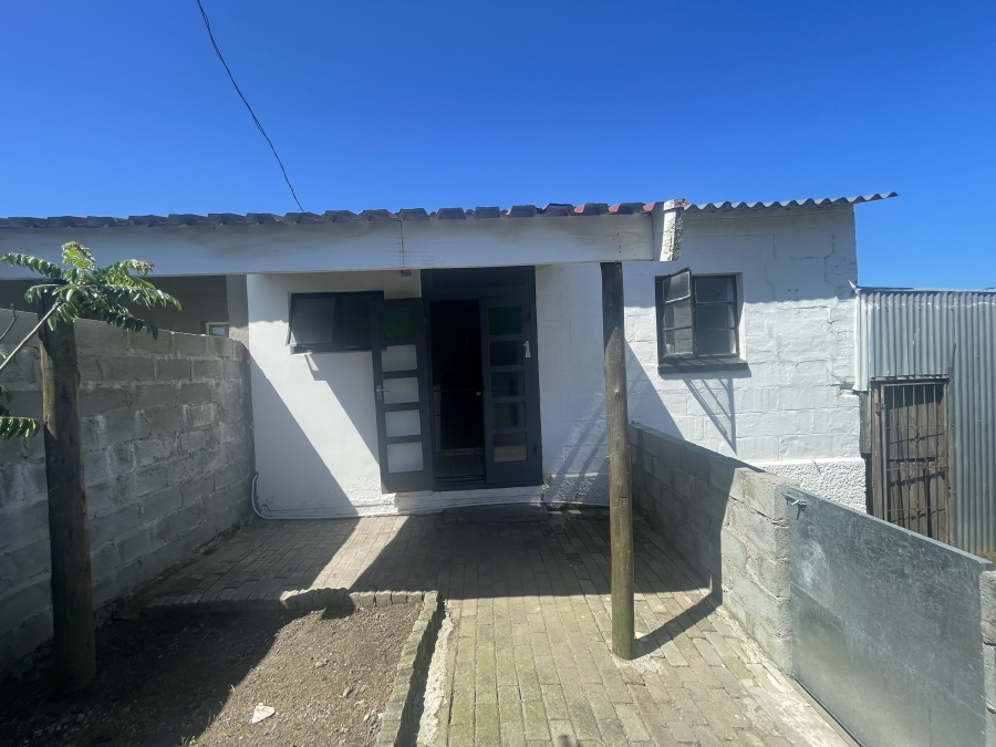 2 Bedroom Property for Sale in Parkside Eastern Cape